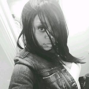 Meet your Posher, Chanel